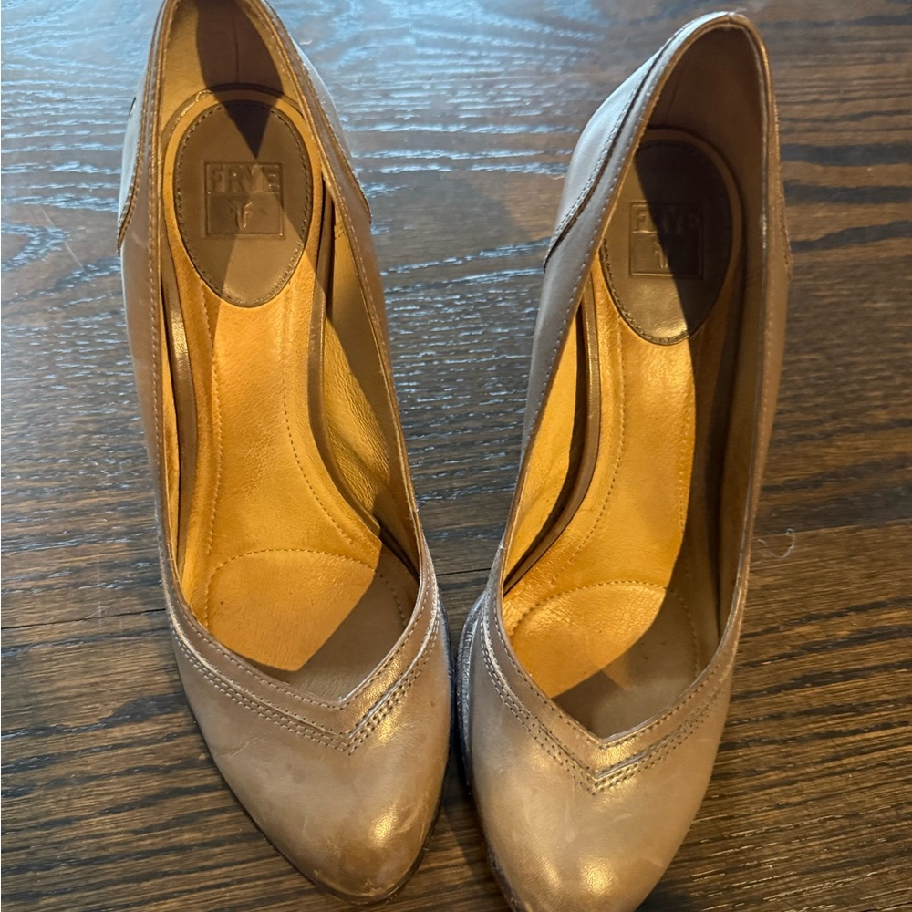 Frye Gray Leather Celeste Pumps Heels Shoes size 9